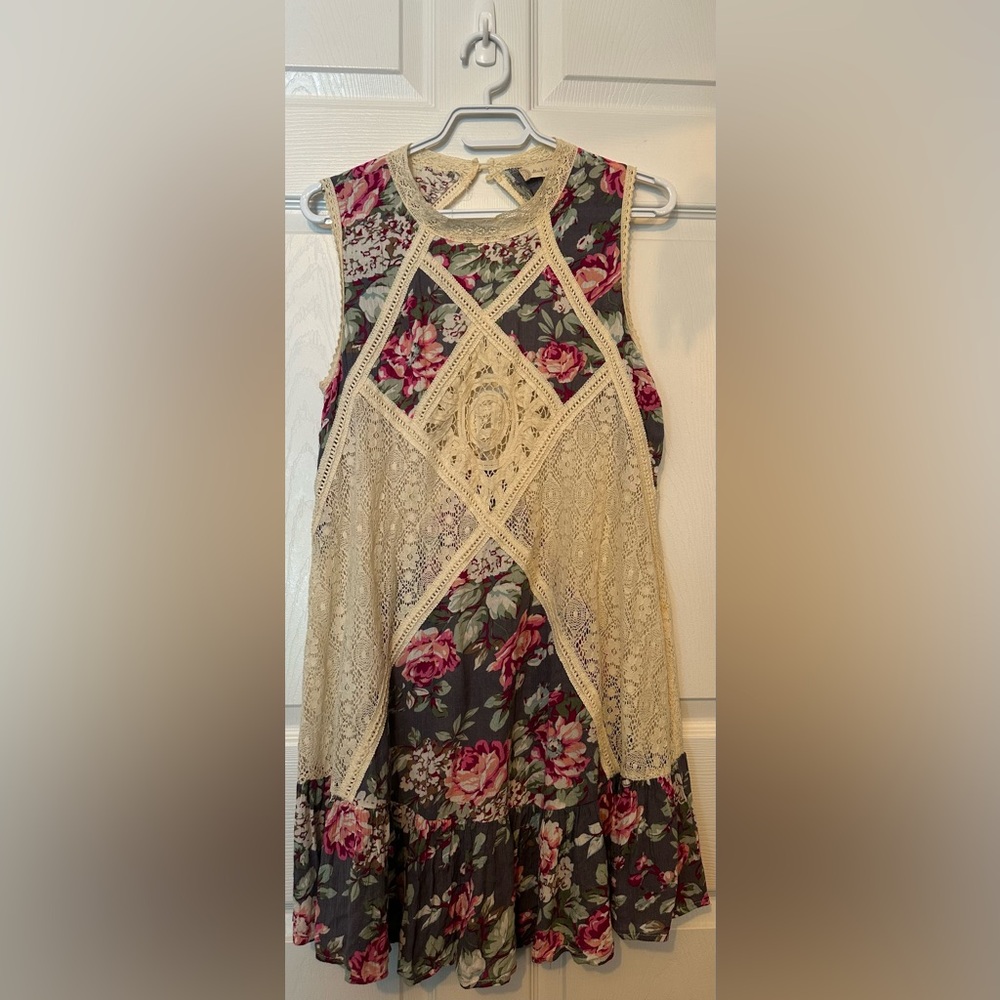 Altar’d State Floral & Lace Sleeveless High Neck Tunic Top Dress
